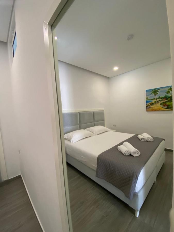 Edina By Hp Hotel Sarande Exterior photo