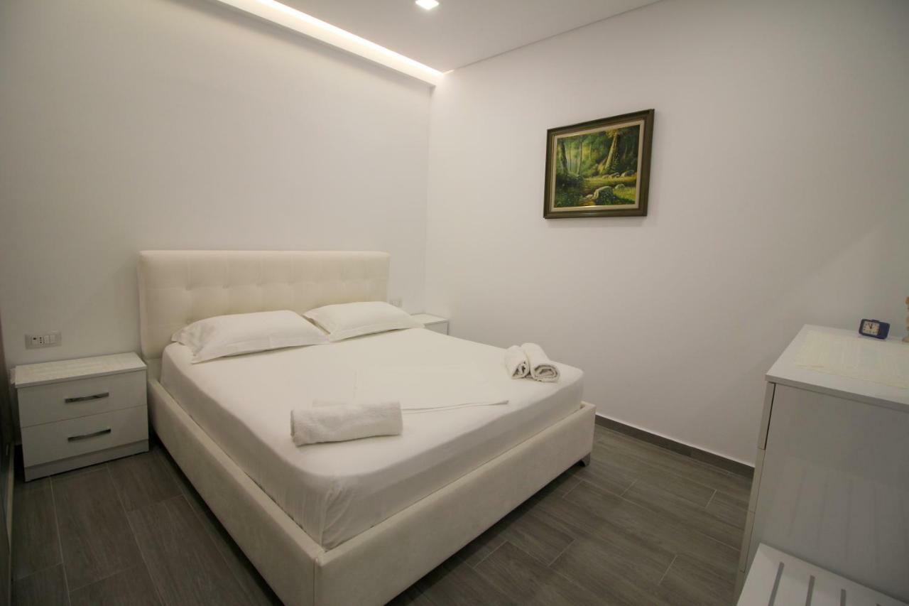 Edina By Hp Hotel Sarande Exterior photo