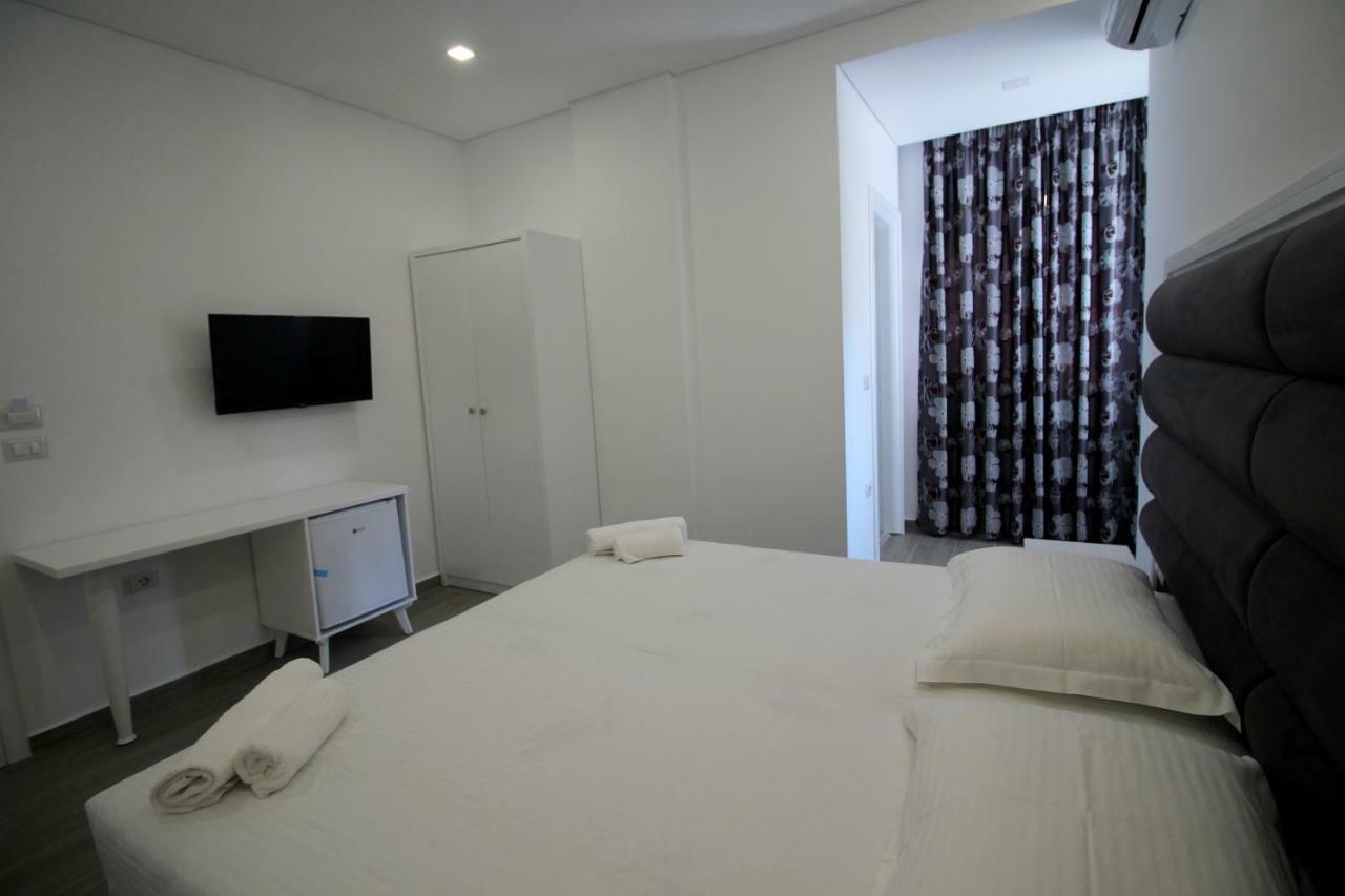 Edina By Hp Hotel Sarande Exterior photo