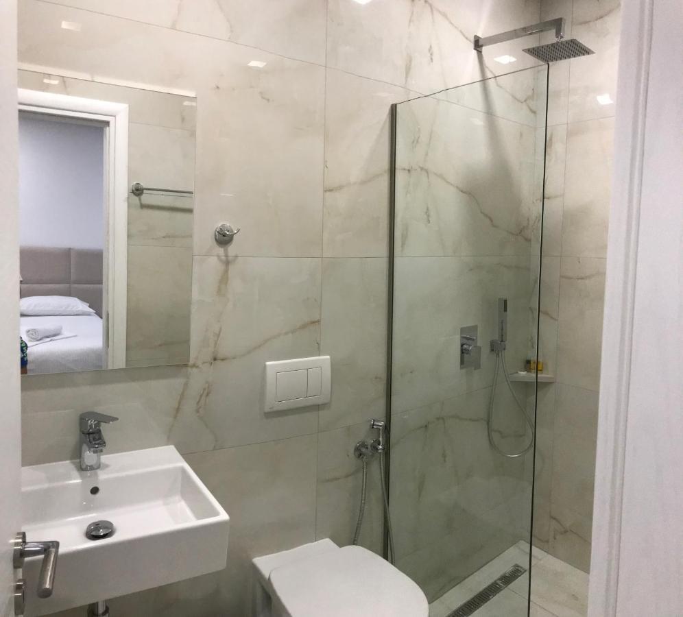 Edina By Hp Hotel Sarande Exterior photo